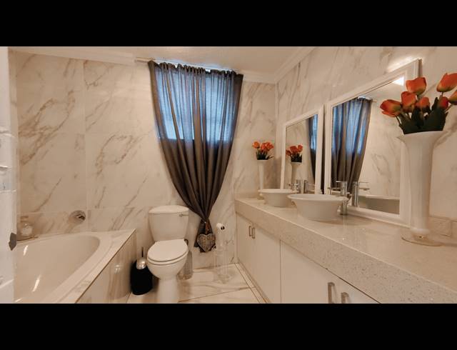 3 BEDROOM PENTHOUSE FOR SALE IN UVONGO